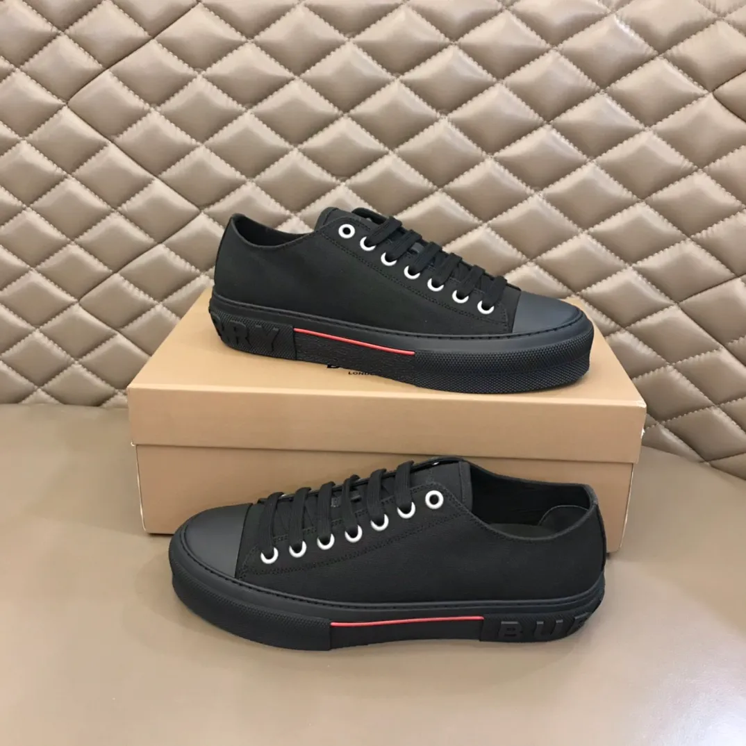 p400 "Burberr*" men's classic low-top sneakers, reinterpreted in Vintage check cotton material and decorated with a new brand logo. First-layer sheepskin lining, embossed Burberry logo on the heel, and original TPU outsole! Size: 38-44 No. 068